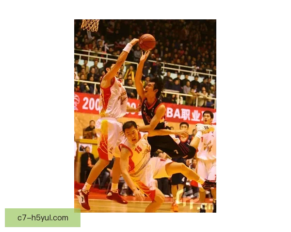 中国队逆转惊魂胜，红牌冲突牵动全场